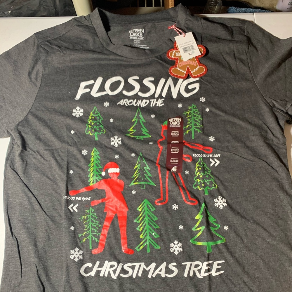 Flossing around Christmas tree. New NWT